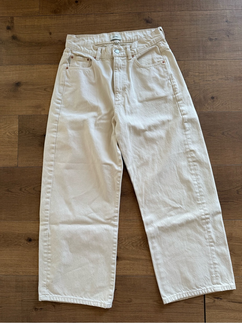 DL1961 Taylor Barrel jeans in Soft Cream - Picture 2 of 4